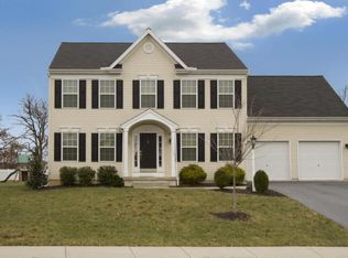 620 Rose Petal Ln, Mount Joy, PA 17552