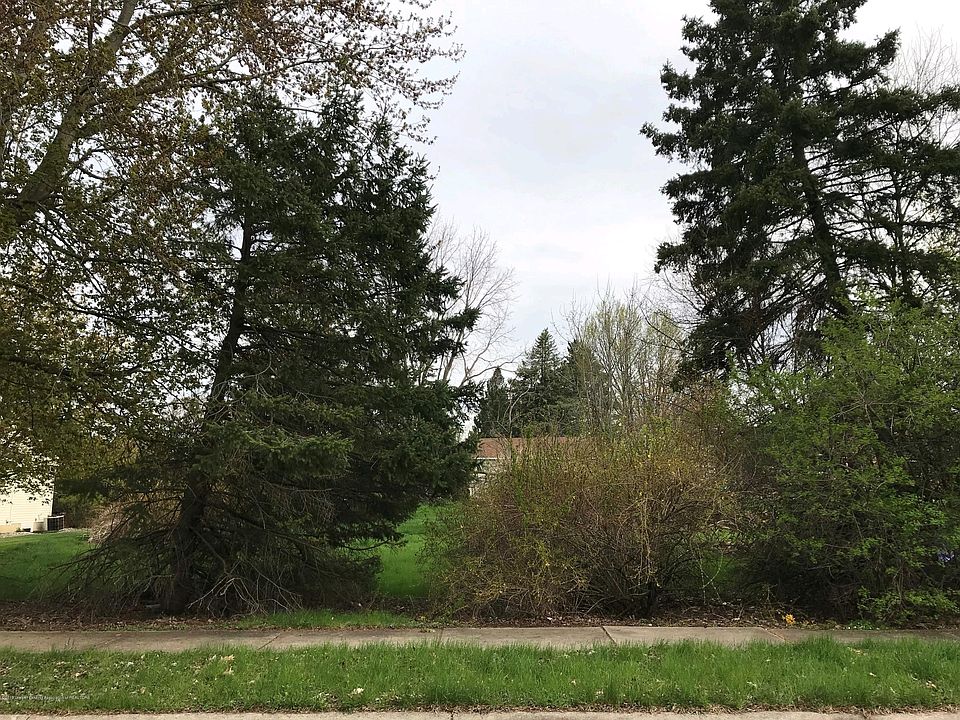 1st image of 0 E Oak St