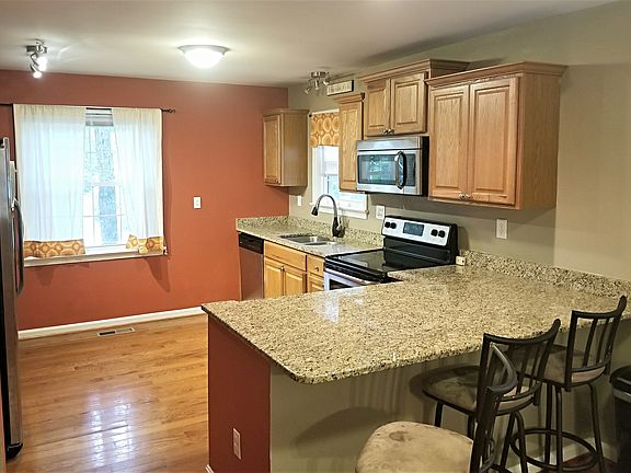 3rd image of 226 Durham Dr