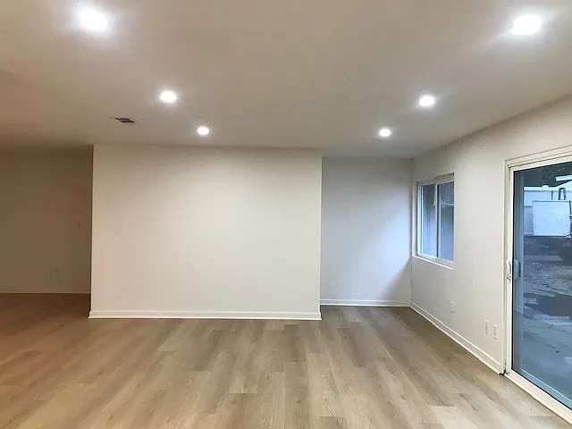 13408 Glenoaks Blvd — Photo 20