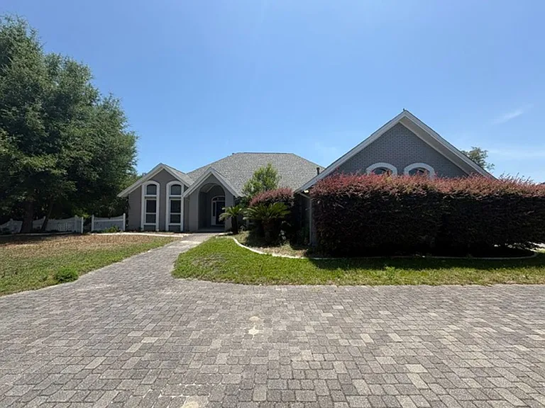 83 Lake Lorraine Cir — Photo 1