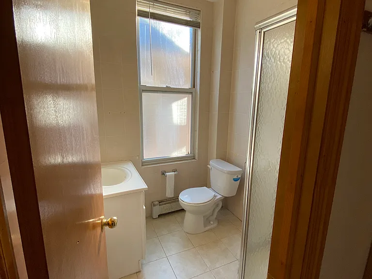 90th St — Photo 2