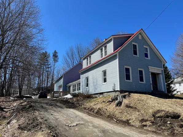 15 Mill Street, Dexter, ME 04930