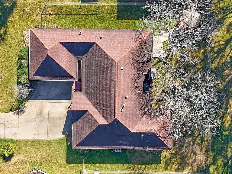 1006 Bolton Dr — Photo 4