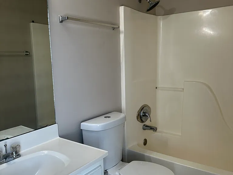 802 Johnston Cv — Photo 19