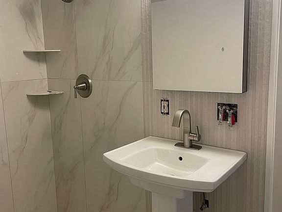 3rd image of 6 Krumb St #2