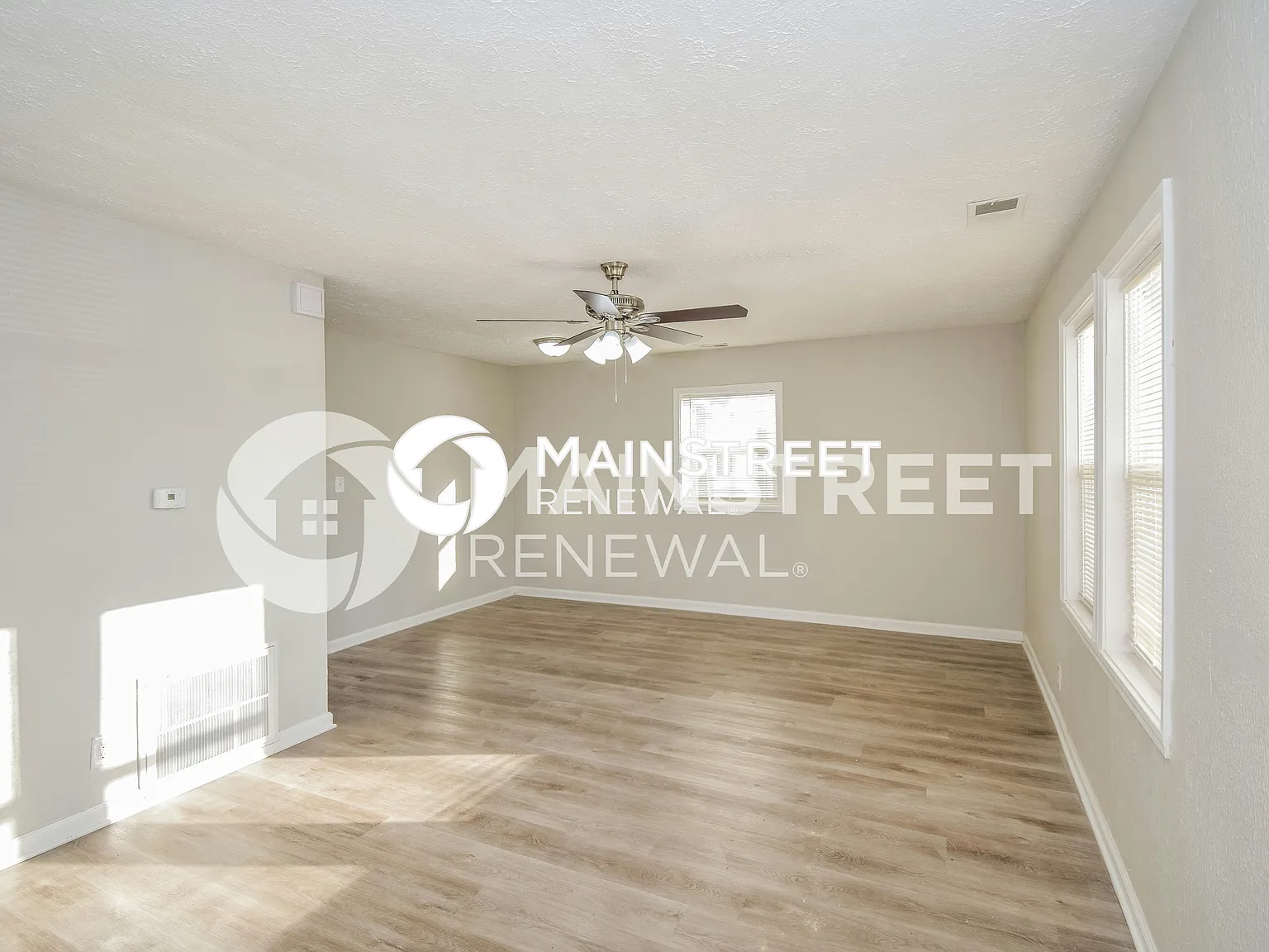 2343 Magnolia Pl — Photo 3