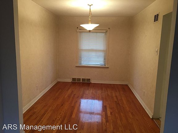 4th image of 1213 Thatcher Ave