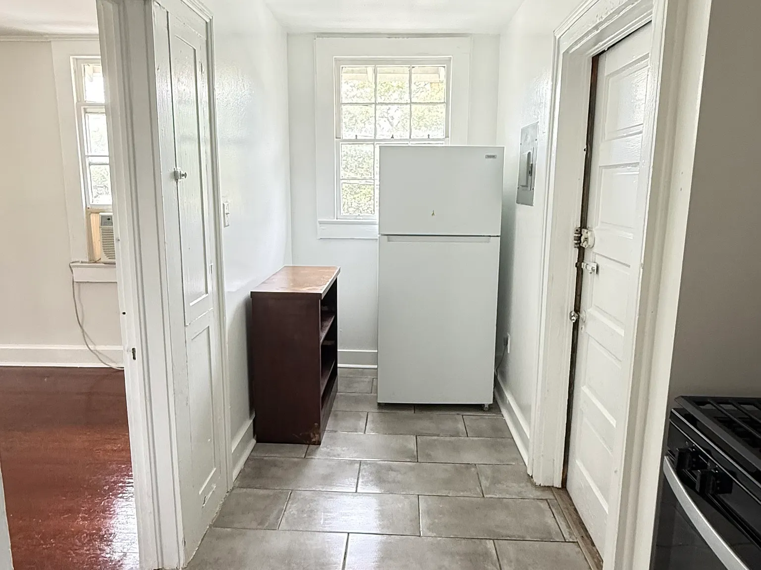 1 bed, 700 sqft, $1,275 — Photo 2