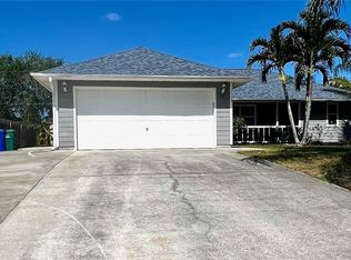 937 Blossom Dr, Sebastian, FL 32958