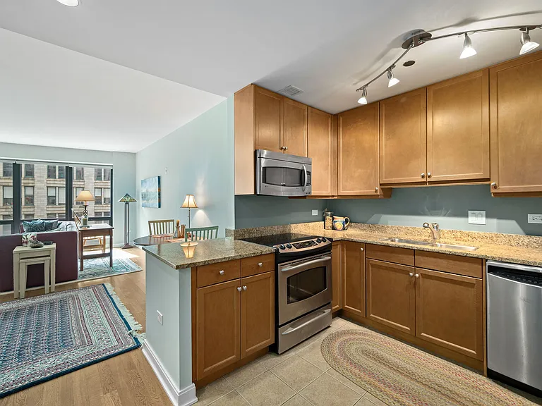 130 N Garland Ct #1004 — Photo 5