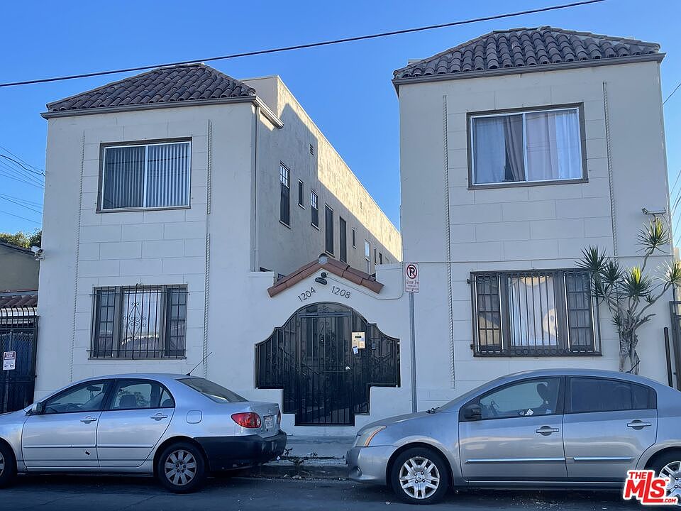 2nd image of 1204 S Ardmore Ave