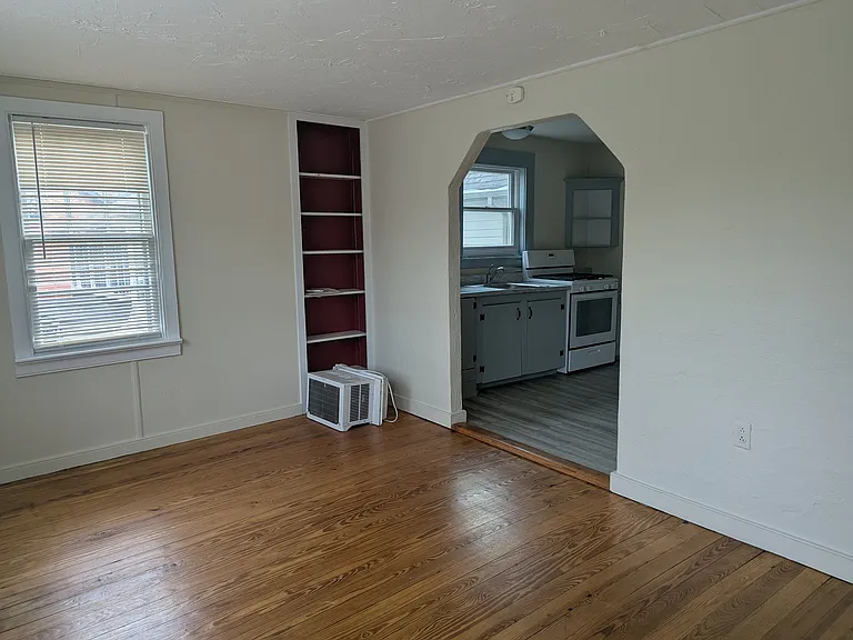 13 Bridge St #2 — Photo 6