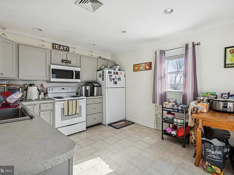 207 Delmar St #2 — Photo 5