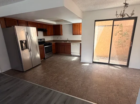 1728 W Avenue J, Lancaster, CA