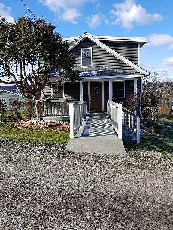 526 Braddock Ave photo 1