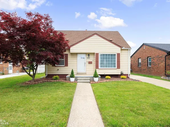 21711 Alger St, Saint Clair Shores, MI 48080