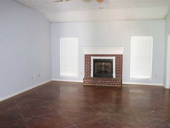 2nd image of 533 Vineland Dr
