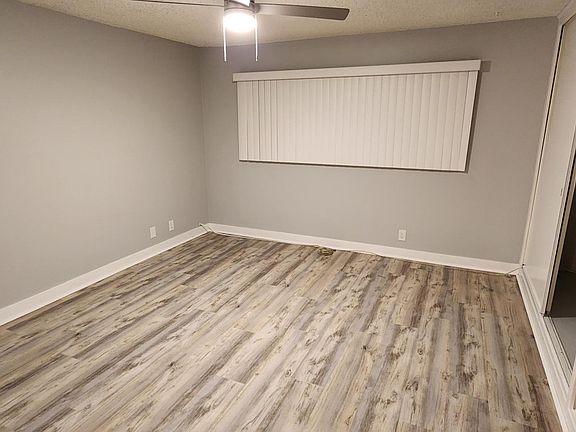 2nd image of 1087 Springfield St #Dd