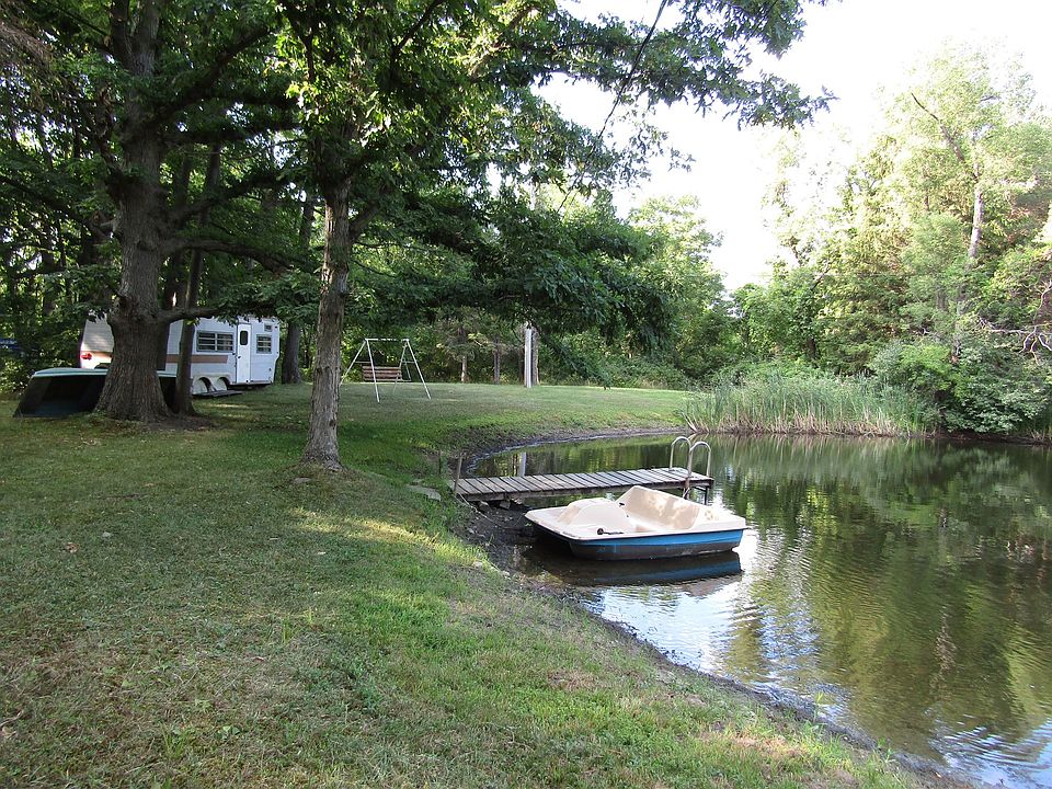 2nd image of 8039 Farview Dr