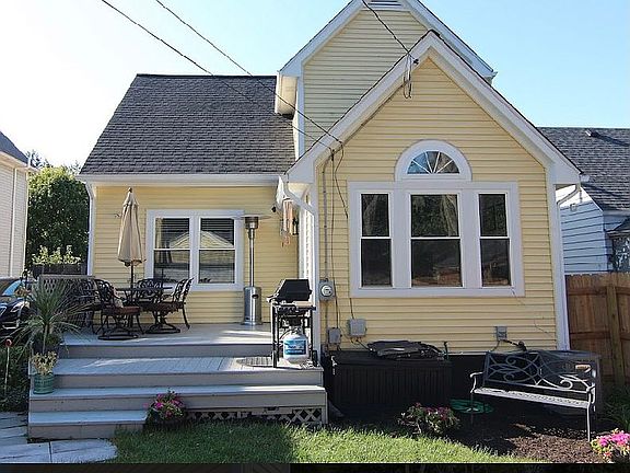 4th image of 928 W Lewiston Ave