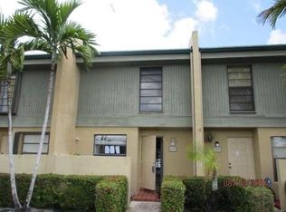 1272 NW 97th Ave, Pembroke Pines, FL 33024