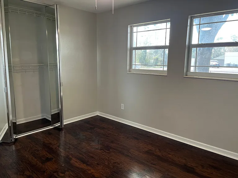 423 SE Country Club Rd — Photo 12