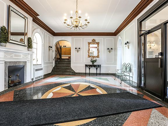 2nd image of 200 Hart Blvd APT 1F