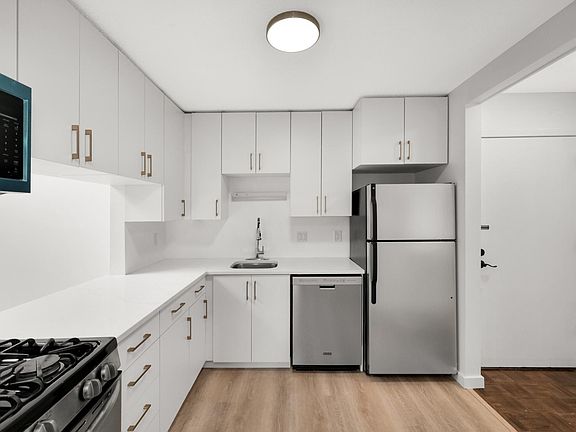 2nd image of 7500 Cahill Rd APT 304C