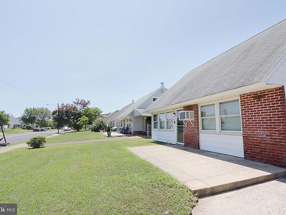 2nd image of 2846 Normandy Dr