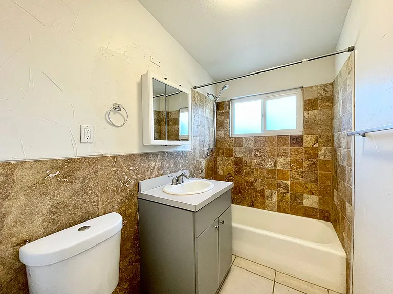 31890 Avenida La Paloma #B — Photo 9