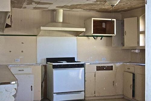 3rd image of 108 W 198th St