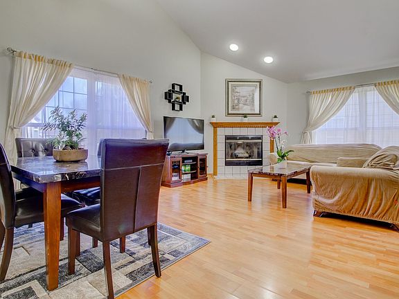 5th image of 230 Paddington Ln #230