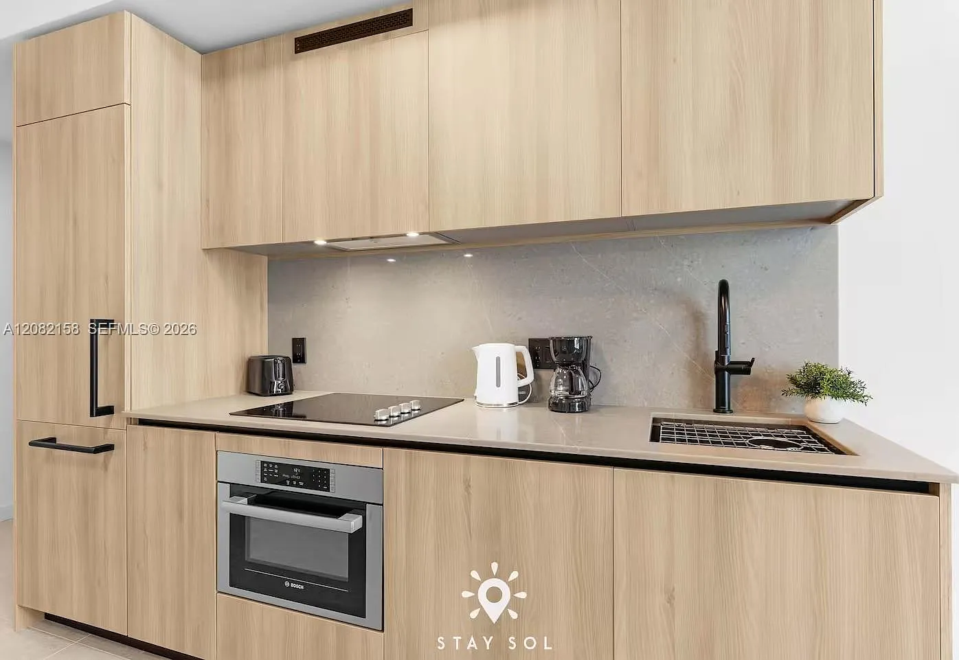1 bed, 1.5 bath, 633 sqft, $3,400 — Photo 3