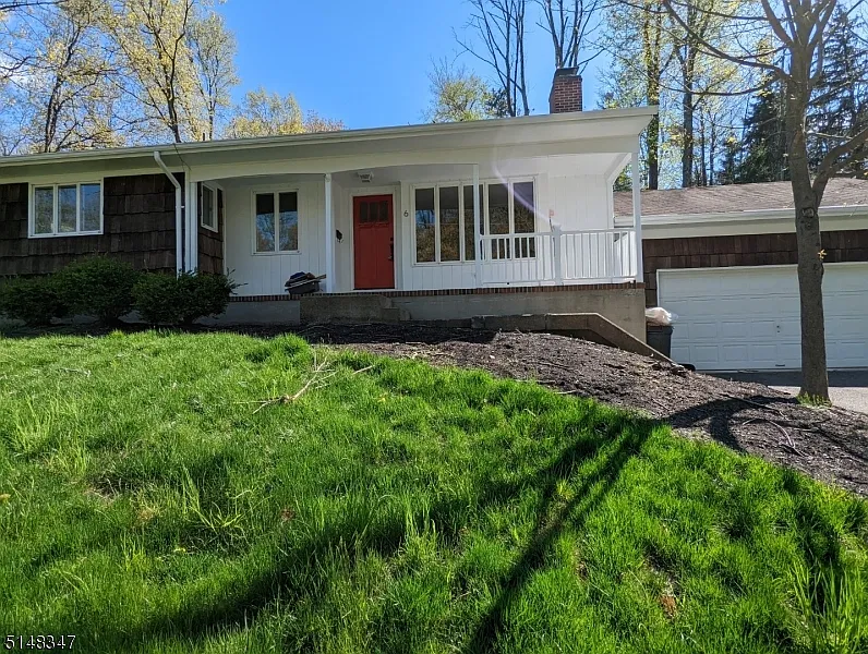 3 bed, 1.5 bath, 1327 sqft, $3,500 — Photo 3