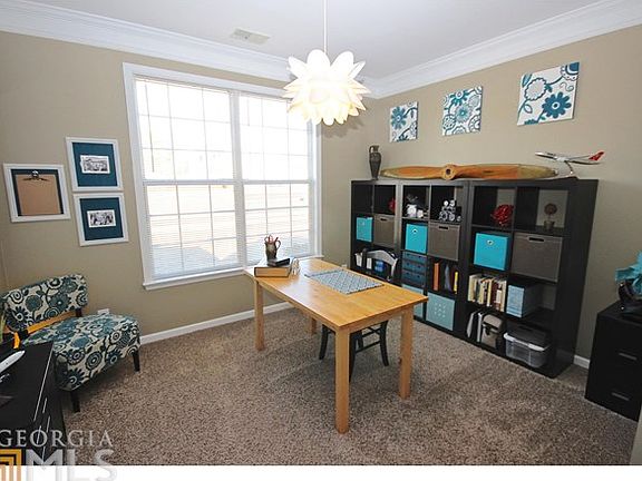4th image of 705 Pine Grv