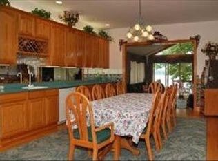 21 Lakeview Pl, Lake Zurich, IL 60047