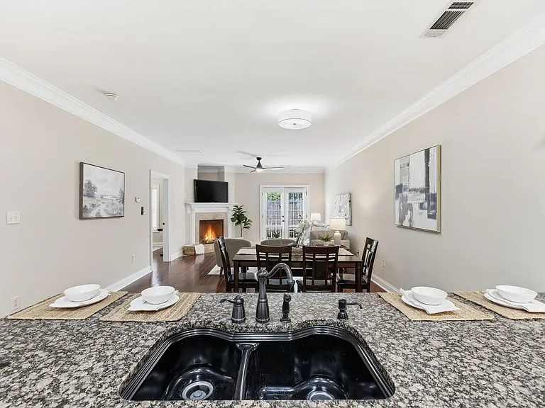 2826 Fox Wood Ln — Photo 10