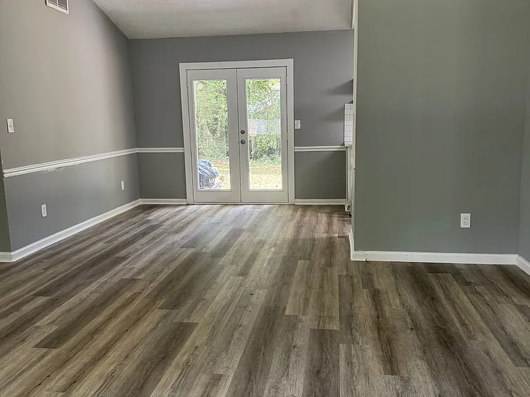 171 Adrian Dr — Photo 5