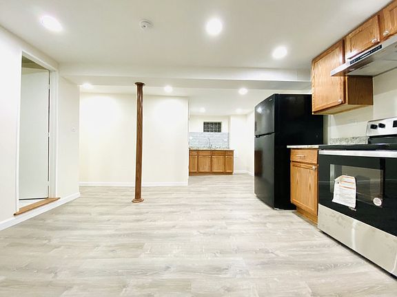 4th image of 4540 N Mulligan Ave #Basement