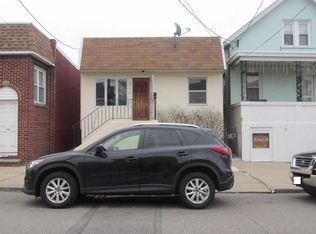 216 7th St, Fairview, NJ 07022