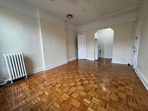 4th image of 526 9th St #3