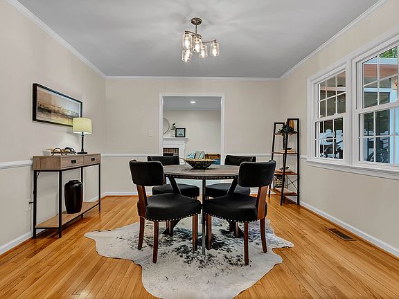 5th image of 823 Jouett Dr