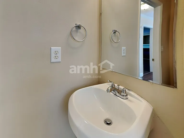 4880 Manteo Ln — Photo 9
