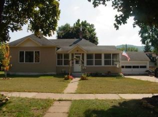921 W Wabasha St, Winona, MN 55987