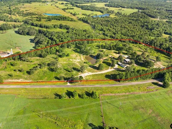 8126 County Road 1110, Overton, TX 75684