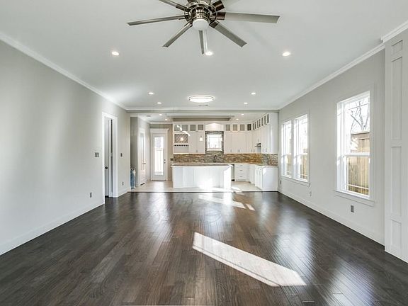 5th image of 902 S Marlborough Ave