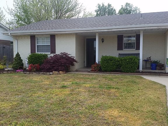 2nd image of 8 Red Oak Rd