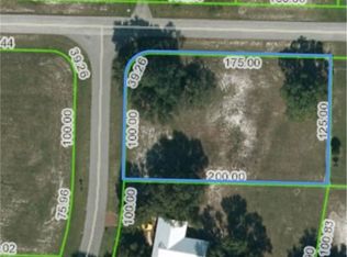 8100 Hampshire Dr, Sebring, FL 33876