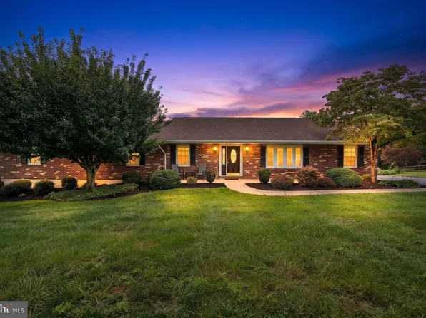 5201 Gate House Ct, Sykesville, MD 21784
